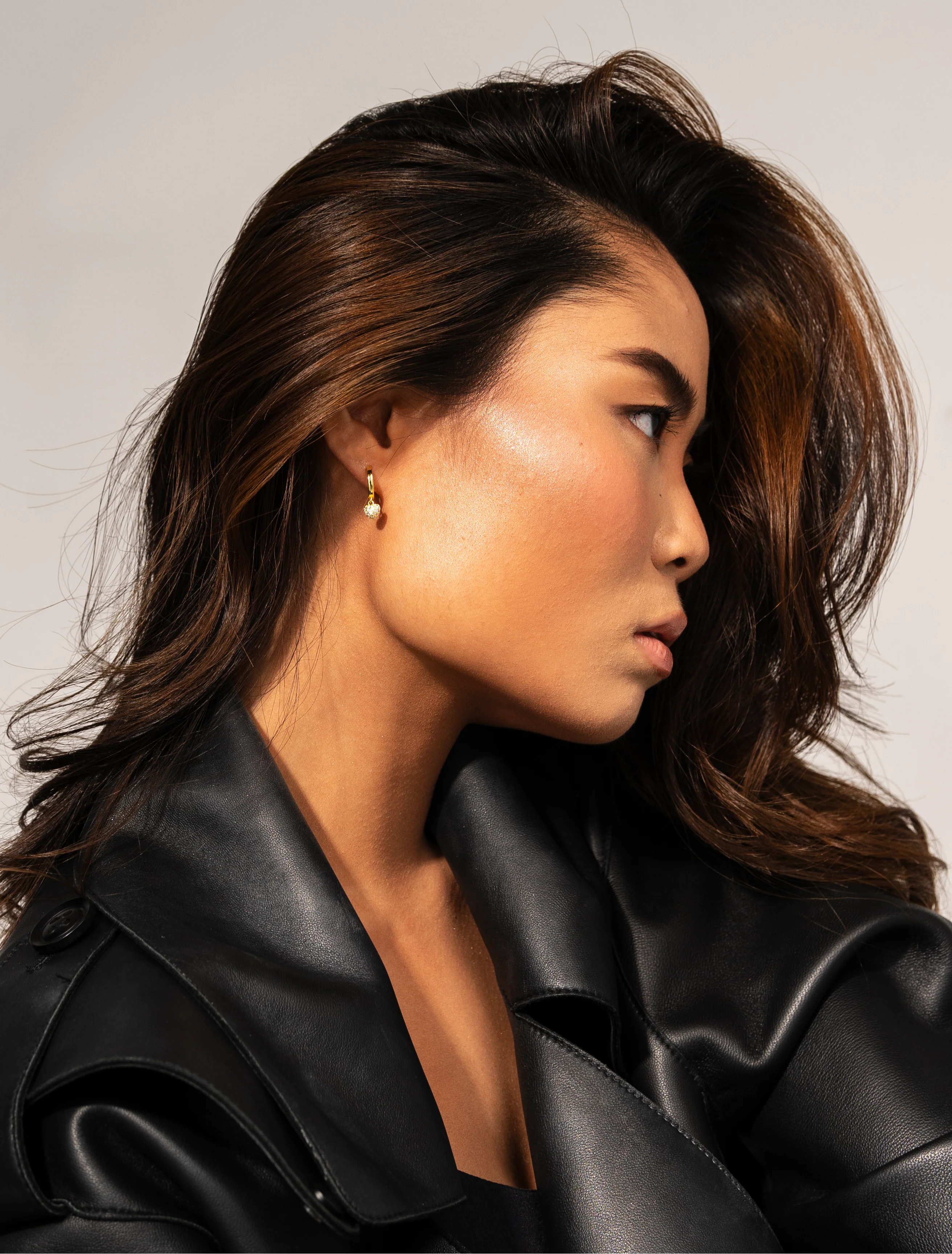 Amore Pave Hoop Earrings Gold - Image 3