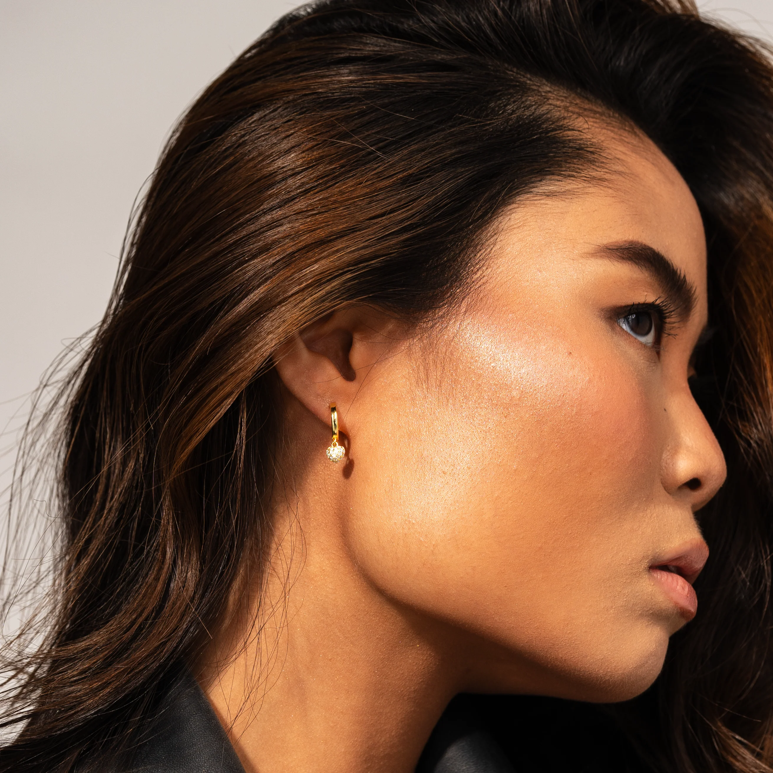 Amore Pave Hoop Earrings Gold - Image 4