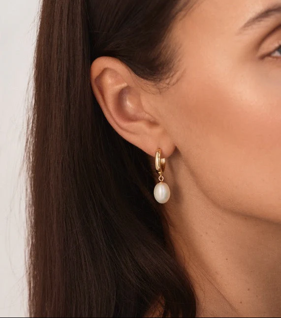 Aura Pearl Hoop Earrings Gold - Image 3