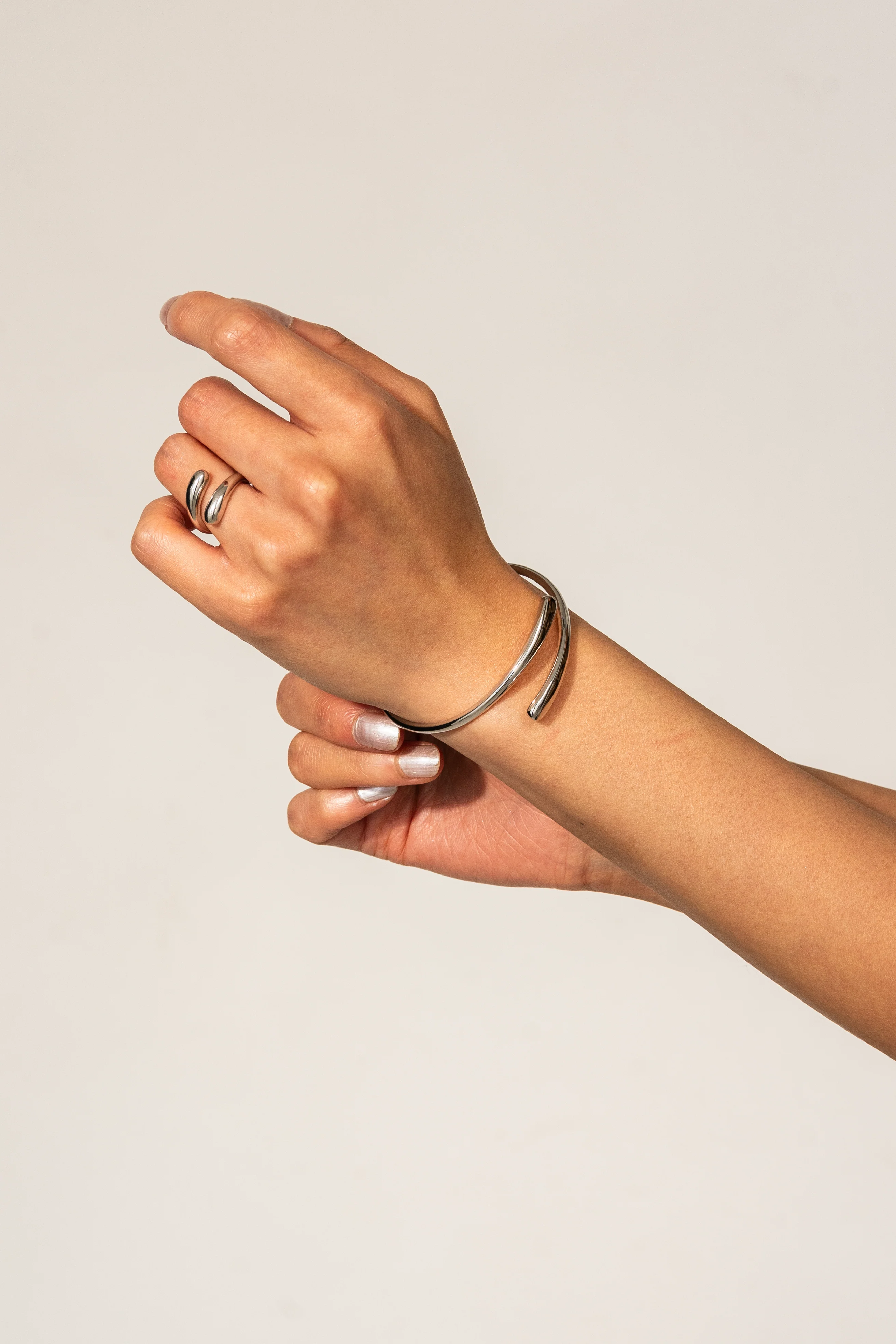 Dome Cuff Bracelet Gold - Image 3