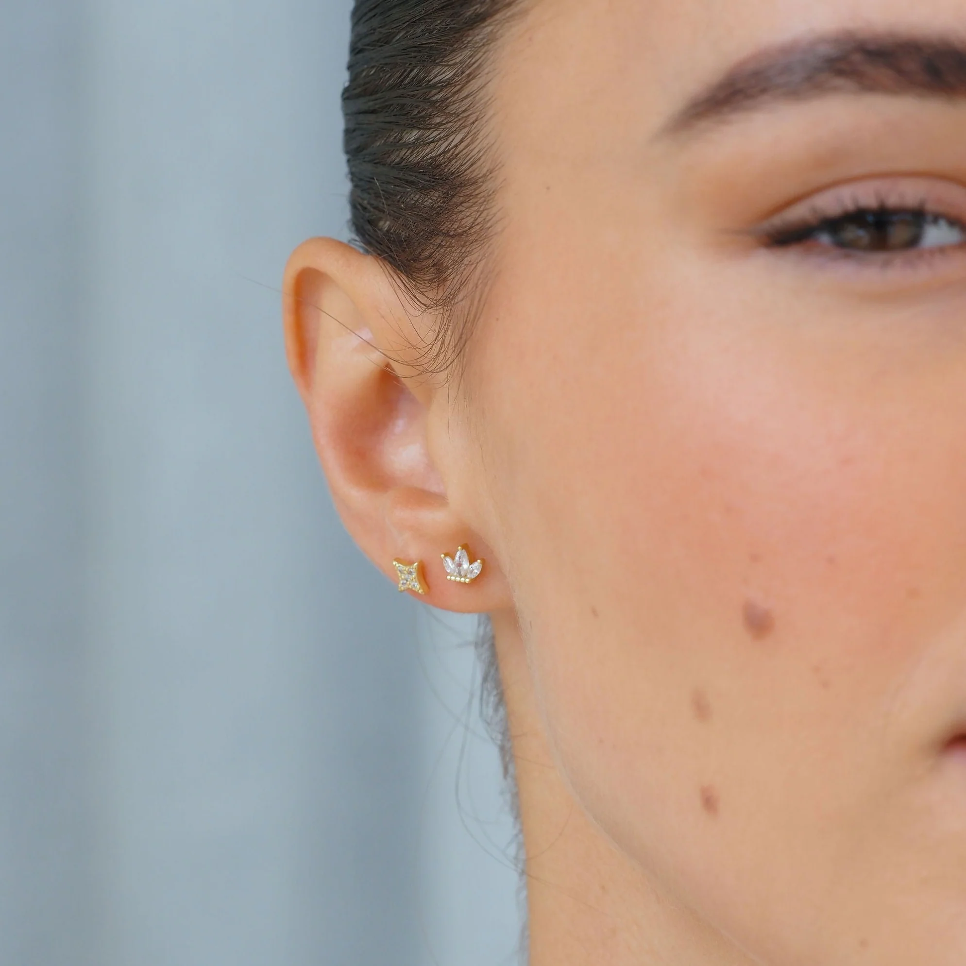 Jewel Crown Stud Earring in Silver - Image 4