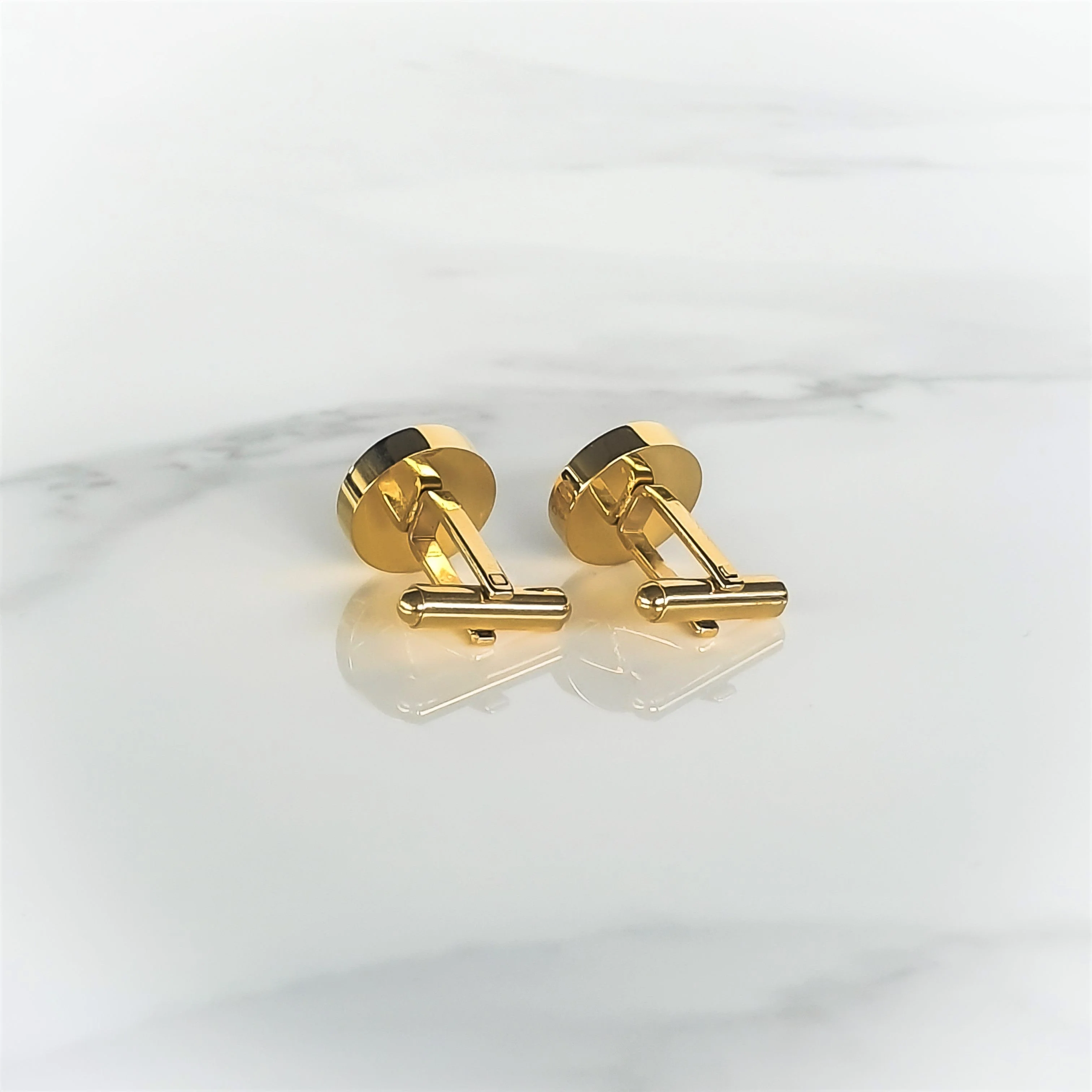 Personalised Cufflinks in Gold - Image 3